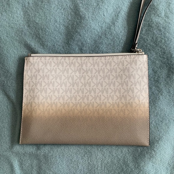 Michael Kors Wristlet - Picture 2 of 2